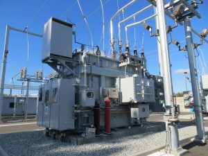 Solar Batteries vs Generators: Which Saves More Money?