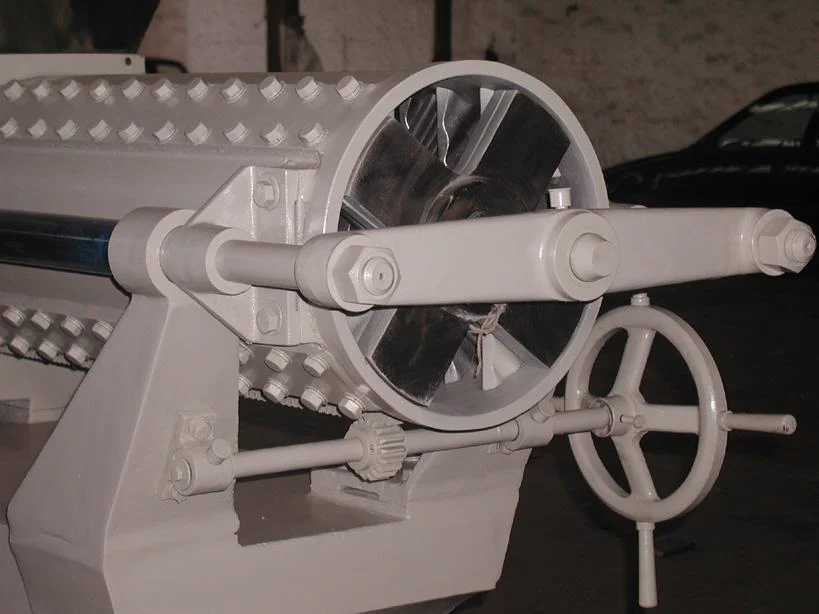 Precision-engineered rotorvane machine for tea leaf processing