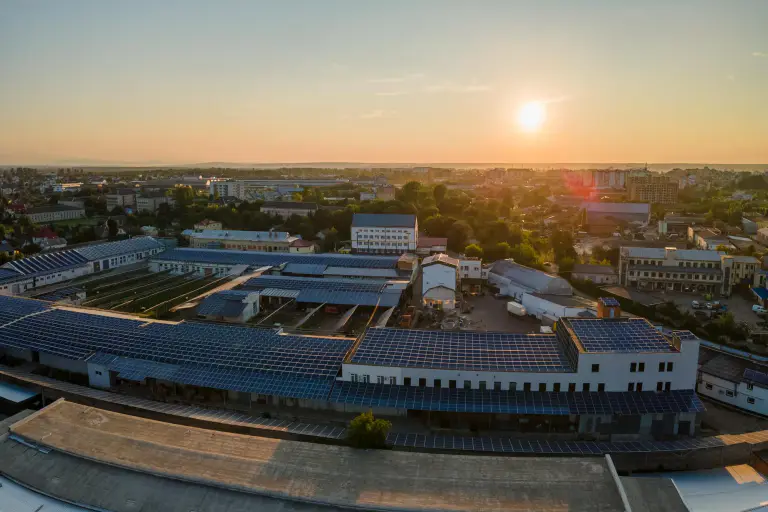 Commercial Solar Installation Africa: 100kW-10MW Guide